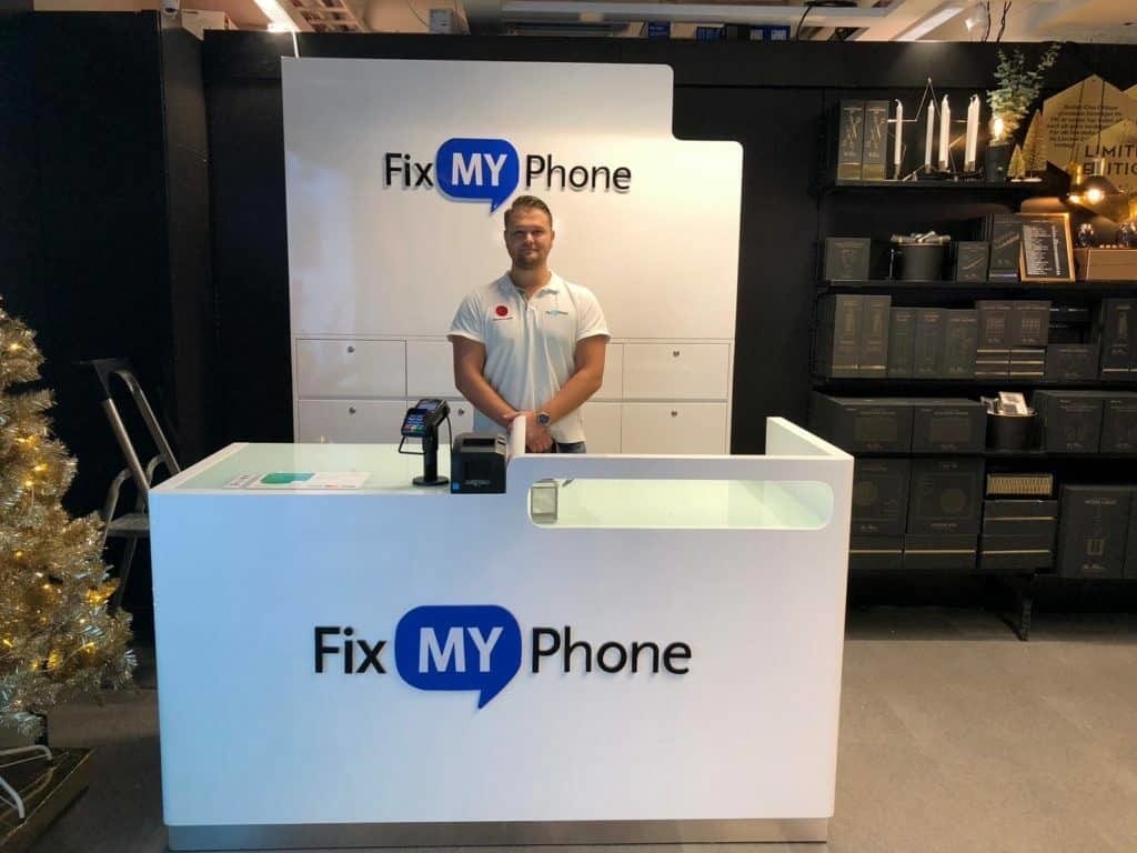 Laga iPhone mobiltelefon i centrala Göteborg backaplan. quick help. my screen change